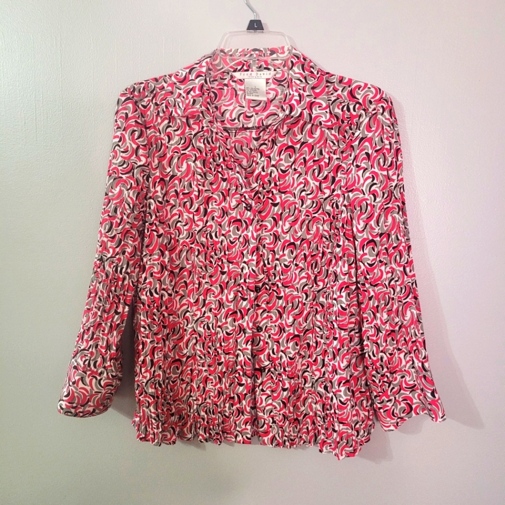 Fred David stretch red, black and white blouse. Size Large.